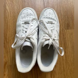 Nike White Air Force 1’07 Sneakers